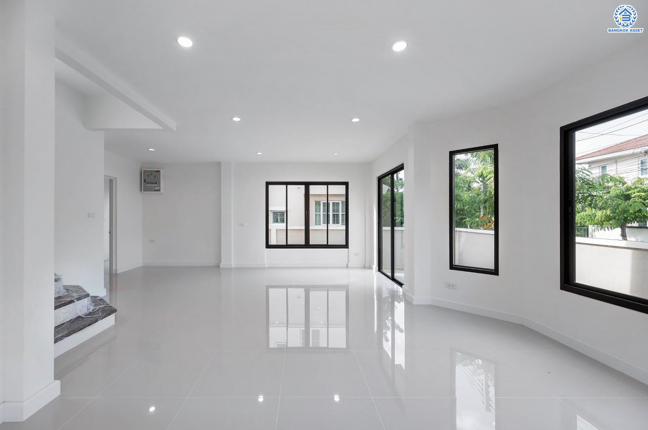 บ้านมือสองตกแต่งใหม่ โครงการ ชัยพฤกษ์ ติวานนท์-ราชพฤกษ์1หลังมุม เนื้อที่ 53.5 ตร.ว. ฟังก์ชัน 3 ห้องนอน 2 ห้องน้ำ จอดรถได้ 2 คัน สภาพแวดล้อมดี บนทำเลศักยภาพ หน้าโครงการติดถนนใหญ่ เชื่อมต่อถนนราชพฤกษ์ ใกล้จุดขึ้นทางด่วน "ศรีสมาน" ใกล้ห้าง "เซ็นทรัลเวสเกต" และ "โรบินสันศรีสมาน"